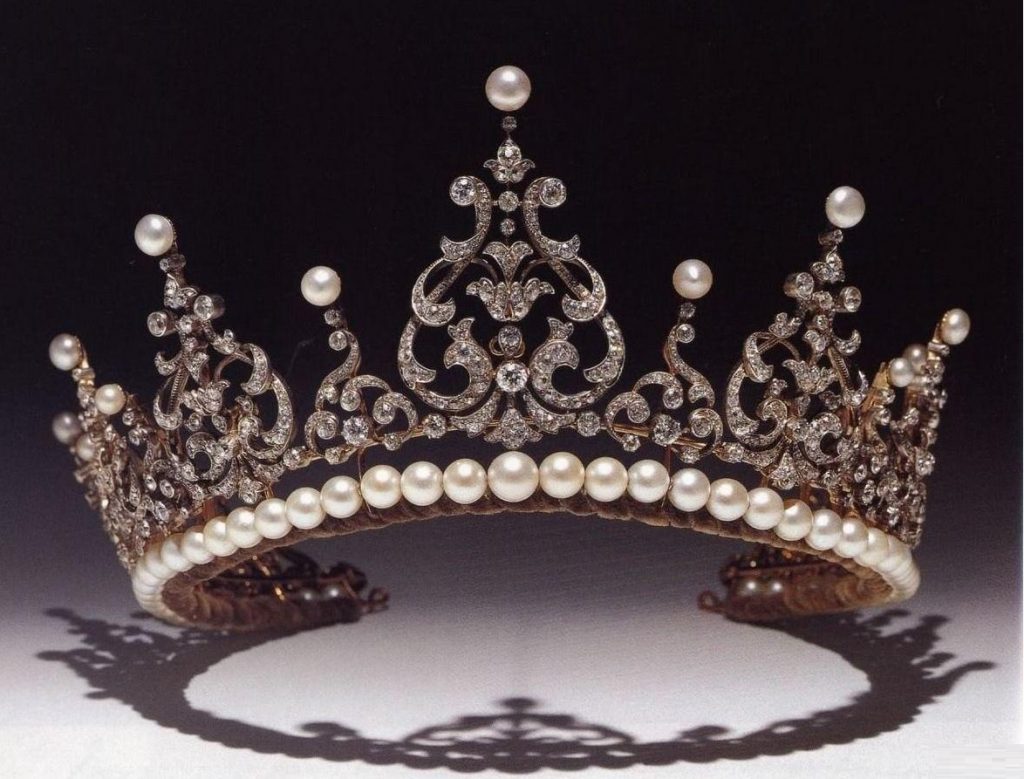 A tiara de Kent Pearl Festoon