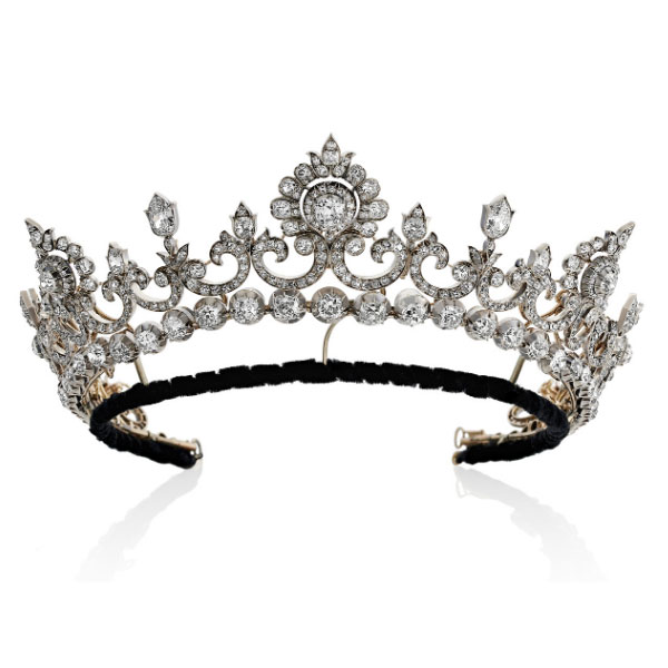 Paixão, luxo e história de uma tiara